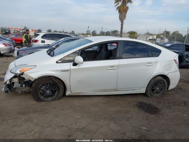 JTDKN3DU6F0476075 Toyota Prius Two