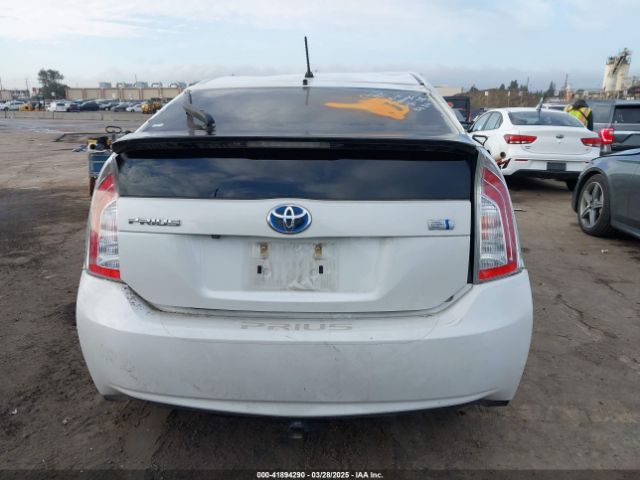 JTDKN3DU6F0476075 Toyota Prius Two