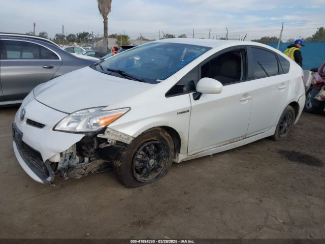 JTDKN3DU6F0476075 Toyota Prius Two