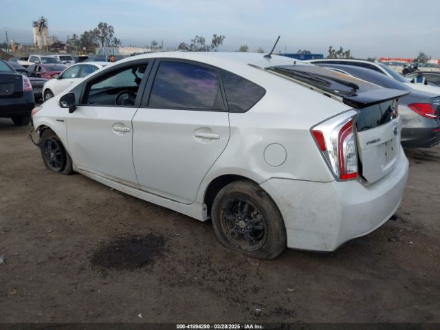 JTDKN3DU6F0476075 Toyota Prius Two