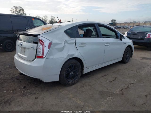 JTDKN3DU6F0476075 Toyota Prius Two