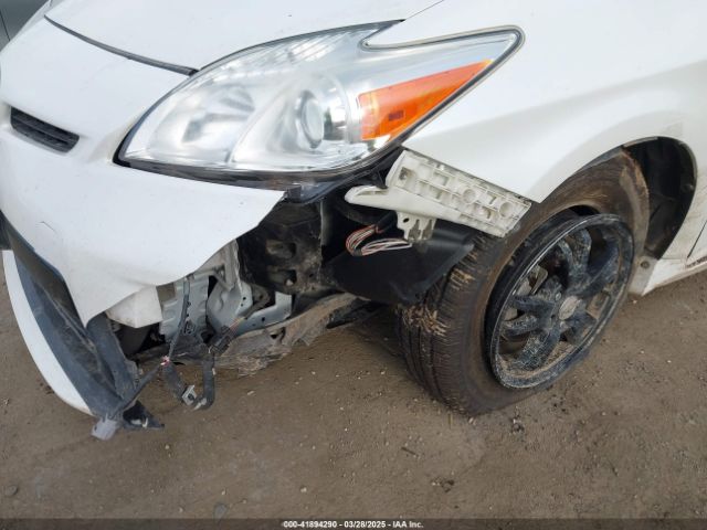 JTDKN3DU6F0476075 Toyota Prius Two