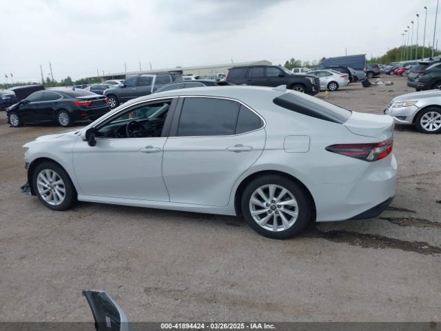 4T1C11AK9NU005421 Toyota CAMRY LE