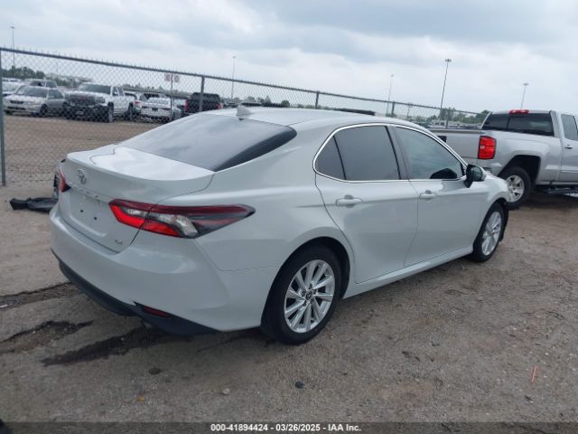 4T1C11AK9NU005421 Toyota CAMRY LE