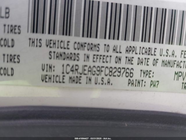 1C4RJEAG9FC829766 Jeep Grand Cherokee Laredo