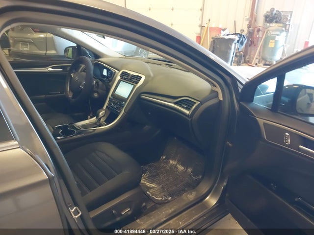 1FA6P0H7XG5112363 Ford FUSION SE