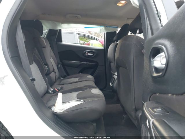 1C4PJLAB4GW229799 Jeep Cherokee Sport