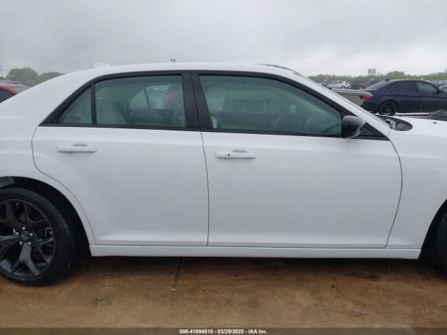 2C3CCAAG4PH538152 Chrysler 300 Touring