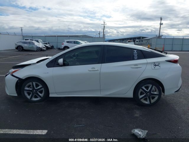 JTDKARFU0G3512967 Toyota Prius Three Touring