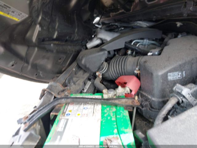 2T1BURHE3KC136925 Toyota COROLLA LE