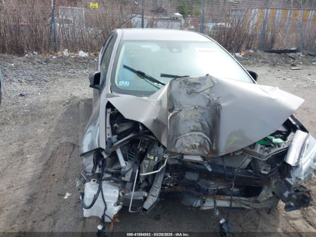 2T1BURHE3KC136925 Toyota COROLLA LE