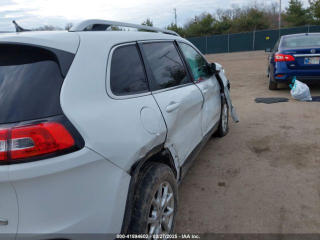 1C4PJMCS9FW625521 Jeep Cherokee Latitude