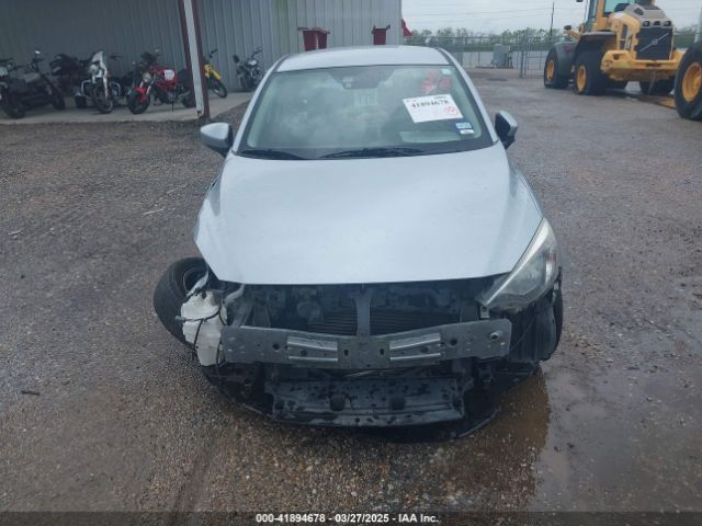 3MYDLBYV4KY505344 Toyota YARIS LE