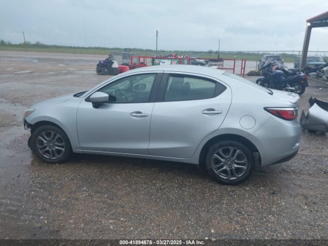 3MYDLBYV4KY505344 Toyota YARIS LE