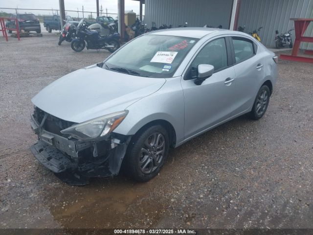 3MYDLBYV4KY505344 Toyota YARIS LE