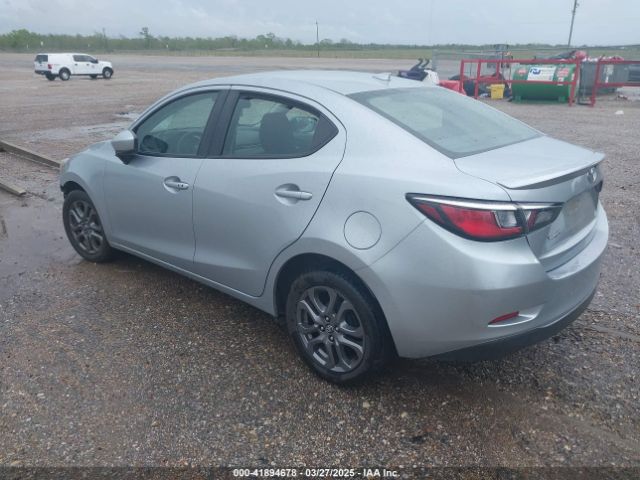 3MYDLBYV4KY505344 Toyota YARIS LE