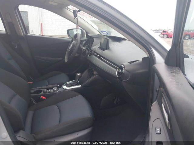 3MYDLBYV4KY505344 Toyota YARIS LE