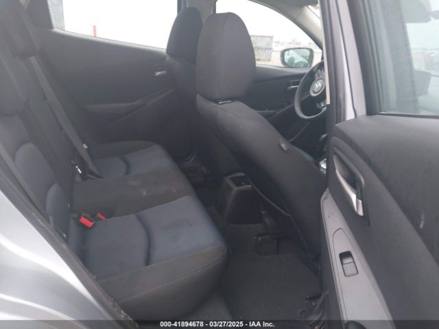 3MYDLBYV4KY505344 Toyota YARIS LE