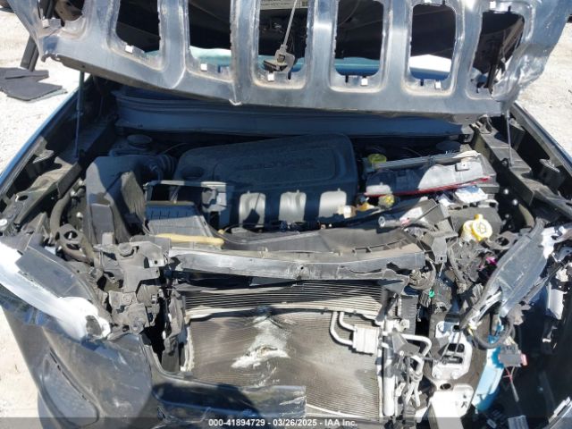 1C4PJLCB2LD581248 Jeep Cherokee Latitude Fwd