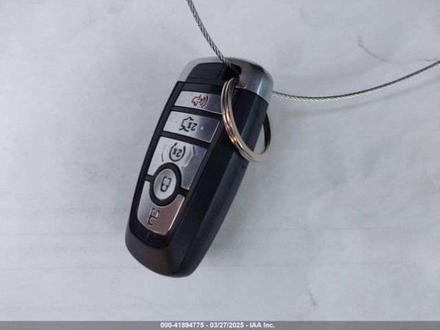 3FA6P0HD2JR127157 Ford FUSION SE