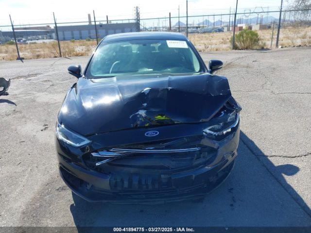 3FA6P0HD2JR127157 Ford FUSION SE