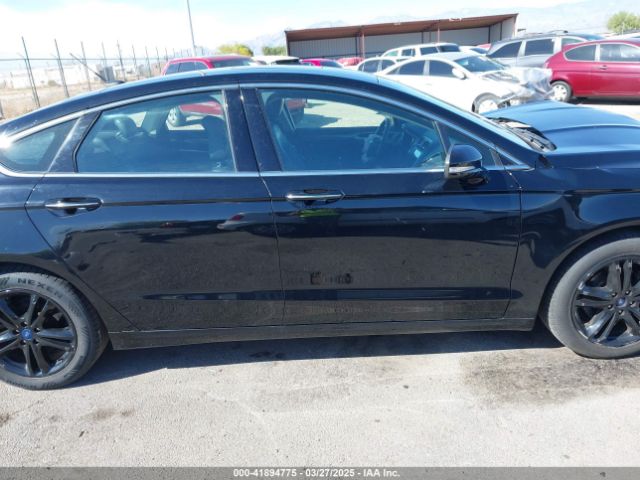 3FA6P0HD2JR127157 Ford FUSION SE