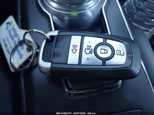 3FA6P0H79JR227329 Ford FUSION SE