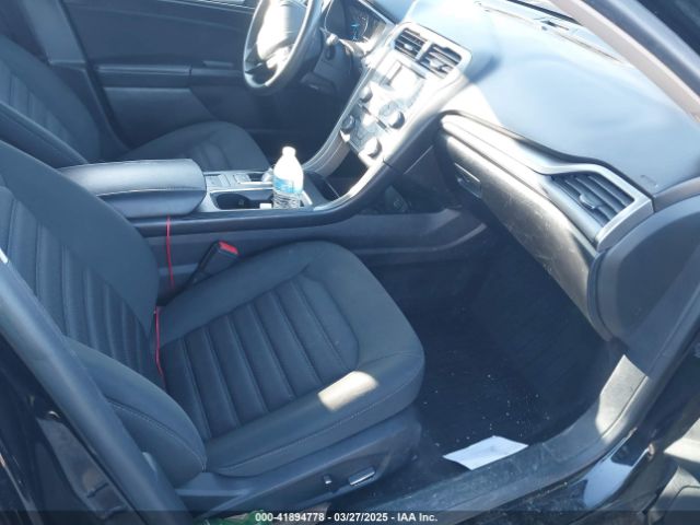 3FA6P0H79JR227329 Ford FUSION SE