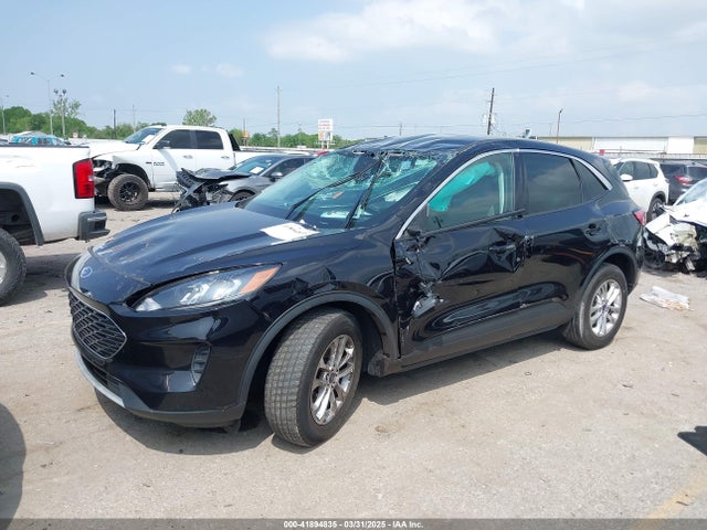 1FMCU0G69NUA91843 Ford ESCAPE SE
