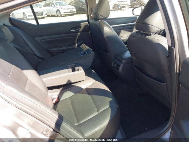 1N4BL4FW9KC139697 Nissan Altima 2.5 Platinum