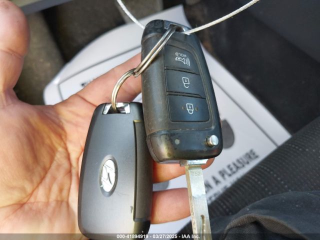 KMHRB8A35PU211329 Hyundai Venue Se