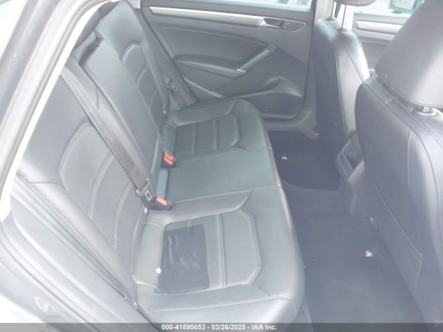 1VWDT7A31HC064680 Volkswagen Passat 1.8t R-line