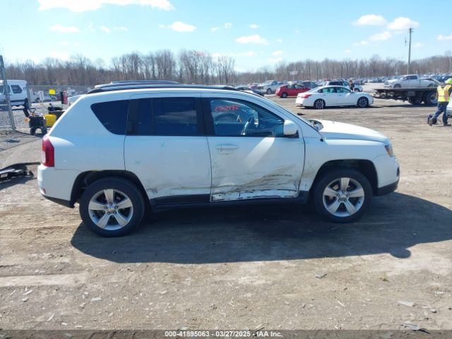 1C4NJDEBXGD635864 Jeep Compass Latitude