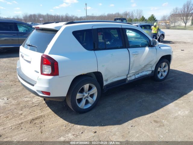 1C4NJDEBXGD635864 Jeep Compass Latitude