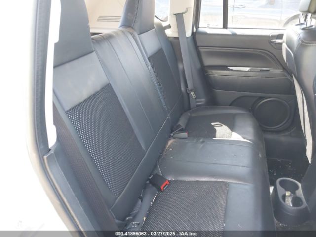 1C4NJDEBXGD635864 Jeep Compass Latitude