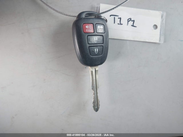 4T1BF1FK6HU446935 Toyota CAMRY SE
