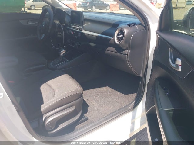 3KPF24AD7KE042205 KIA Forte Lxs