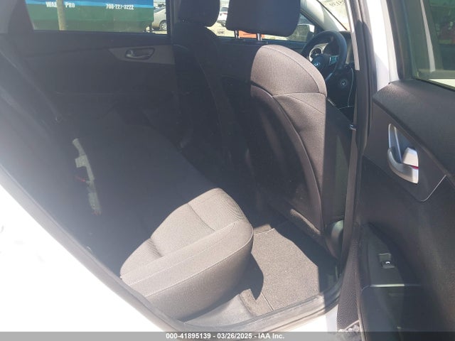 3KPF24AD7KE042205 KIA Forte Lxs