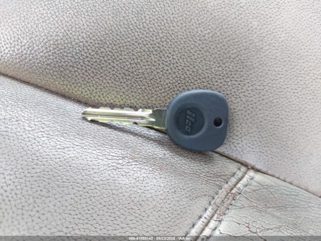 2011 CHEVROLET SILVERADO 1500 1GCRCTE06BZ120750 Photo 10