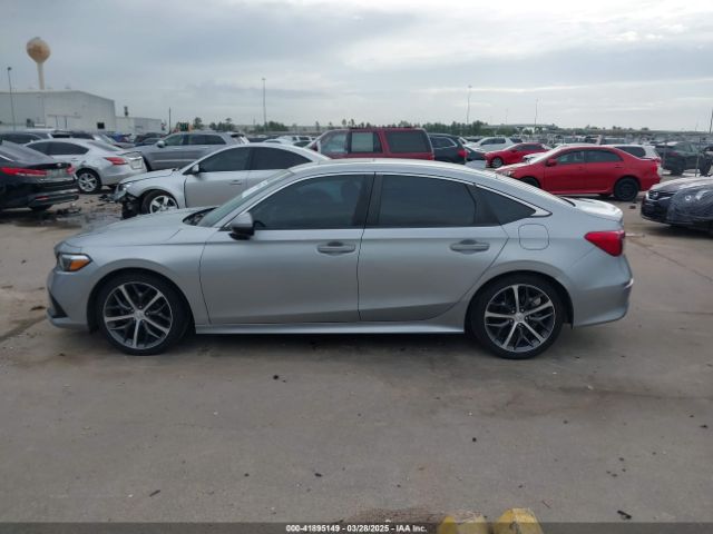2HGFE1F95NH300337 Honda Civic Touring
