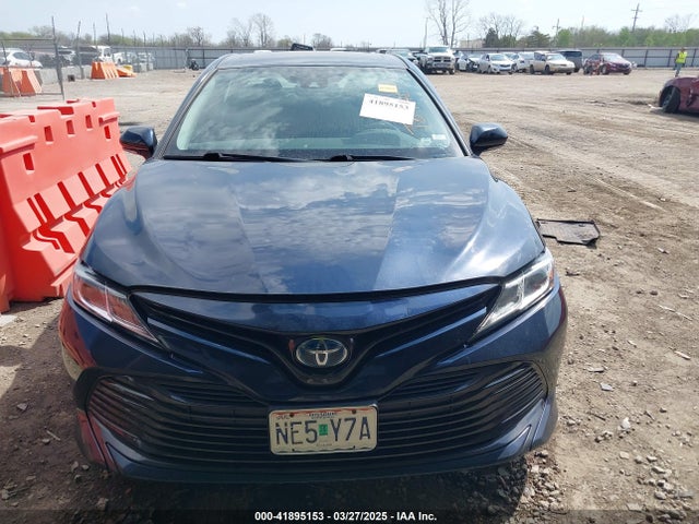2019 Toyota Camry Hybrid Le მანქანა იყიდება აუქციონზე, vin: 4T1B31HK1KU512739, აუქციონის ნომერი: 41895153