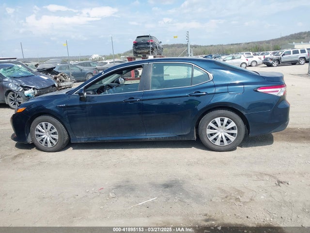 2019 Toyota Camry Hybrid Le მანქანა იყიდება აუქციონზე, vin: 4T1B31HK1KU512739, აუქციონის ნომერი: 41895153