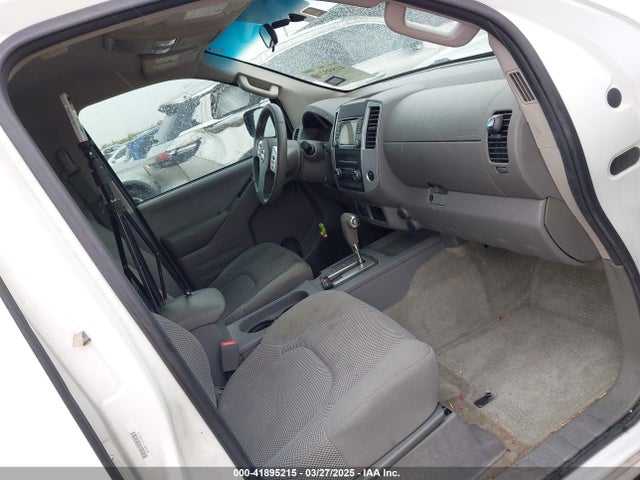 1N6AD0ER8FN718355 Nissan Frontier Sv