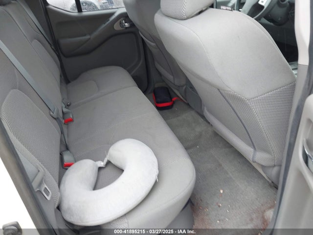 1N6AD0ER8FN718355 Nissan Frontier Sv