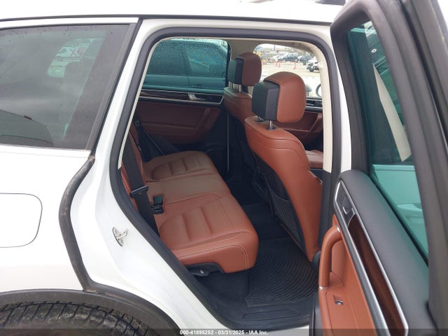 WVGEF9BP3GD010247 Volkswagen Touareg Vr6 Lux