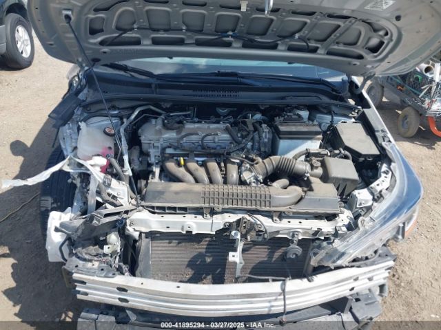 5YFEPMAE9NP310485 Toyota COROLLA LE