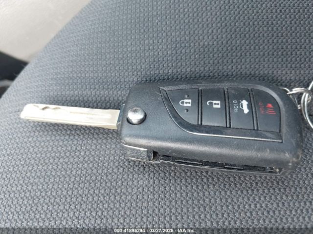 5YFEPMAE9NP310485 Toyota COROLLA LE