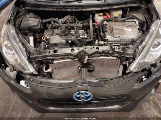 JTDKDTB38F1584916 Toyota Prius C Three