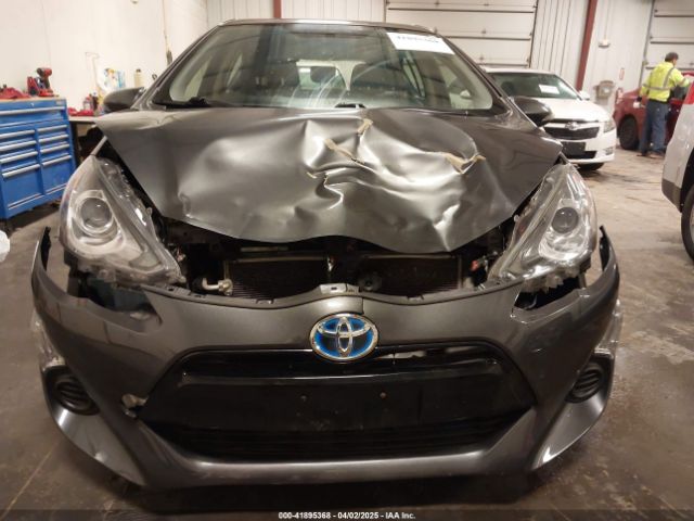 JTDKDTB38F1584916 Toyota Prius C Three