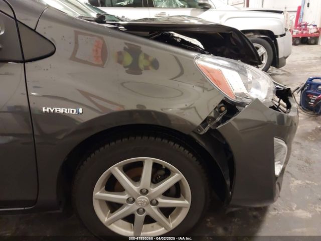 JTDKDTB38F1584916 Toyota Prius C Three